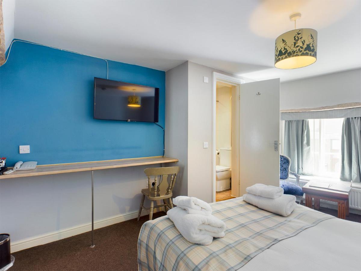 The Oak House Hotel Axbridge Exterior foto A room at the hotel